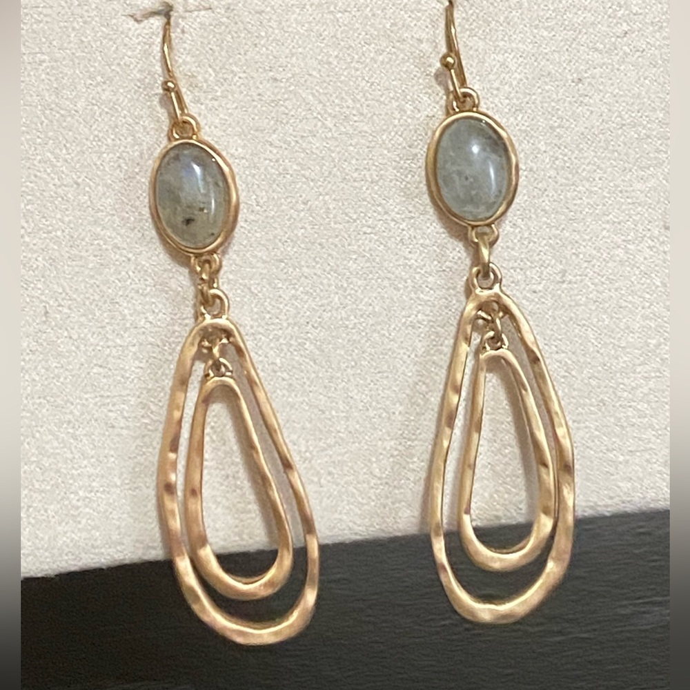 🎉❤️ Anna Kate Gray and Gold Fairways Earrings